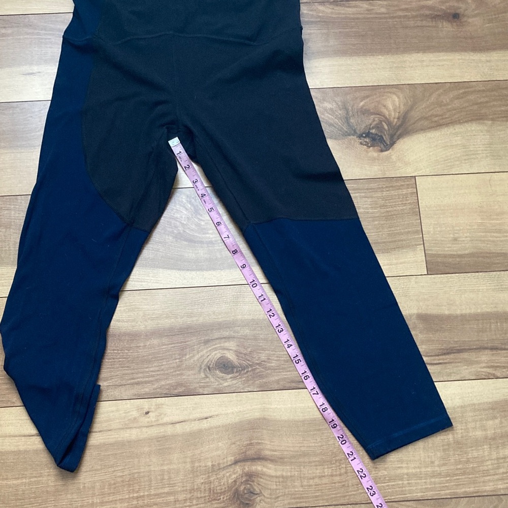Lululemon Nulu Color Block High Rise Crop - Picture 9 of 11